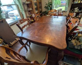 Dining Table with 4 chairs & 2 captain chairs and 1 leaf