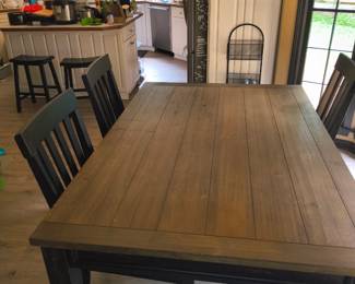 Kitchen table 