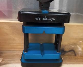 rockler Self Centering Drill Vise