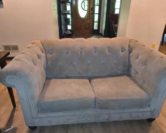 Loveseat 