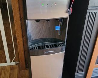 Frigidaire water dispenser 