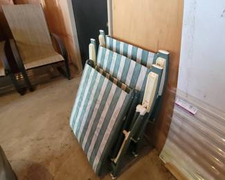 Folding chairs 