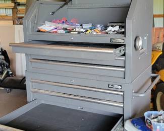 Large tool chest