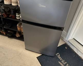 Midea . cu. ft. Door Compact Refrigerator