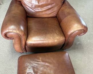 Oversize Club Chair With Ottoman