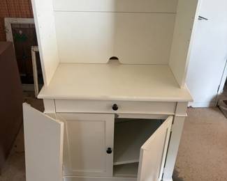 Small Wood Hutch