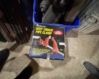 . . . Deep throat pipe clamp