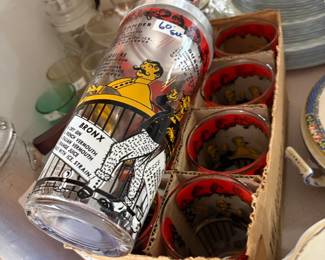 . . . great vintage drink set