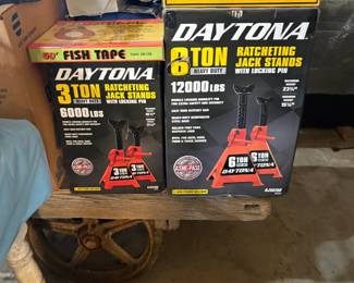. . . Daytona car jacks
