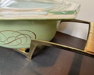 Pyrex Golden Scroll 2.5 Qt Oval Casserole with Adjustable Cradle