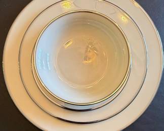 Lenox Montclair B-501 China Dinnerware
