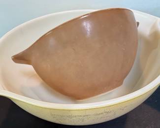 Pyrex Town & Country Cinderella Mixing Bowls