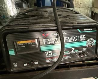 Schumacher SE-1275A Battery Charger/Starter