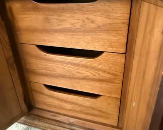 Thomasville Style Triple Dresser with Mirror