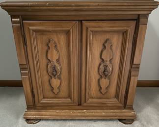 Thomasville Style Triple Dresser with Mirror