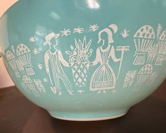 Pyrex Town & Country Cinderella Mixing Bowls
