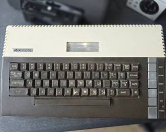 Atari 800XL home computer released in 1983