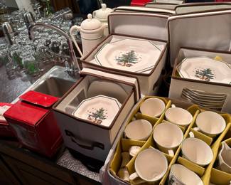 Christmas dishes by Nikko