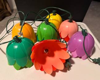 Vintage Noma outdoor tulip, light strand