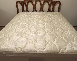 Vintage Wooden Oval-Cutout Headboard