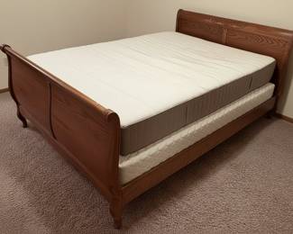 Traditional Oak Sleigh Bedroom Set