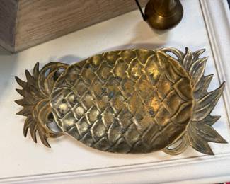 brass pineapple tray or wall hanging (has brass hanger)