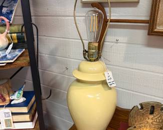 vintage butter ginger jar style lamp