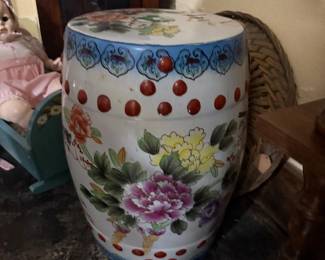 floral side table