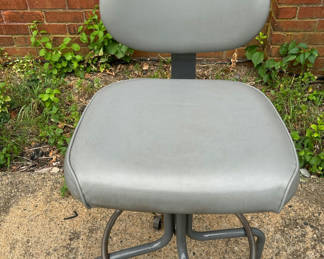 Lot 40: Vintage InterRoyal Drafting Stool