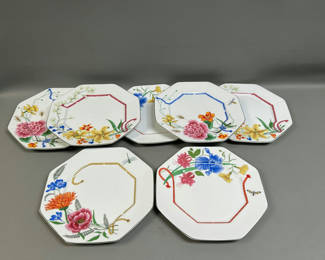 Lot 4: Lynn Chase Octagon Dinner Plates 