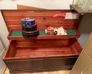 Lane cedar chest