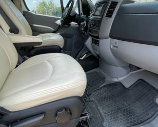 Like new interior