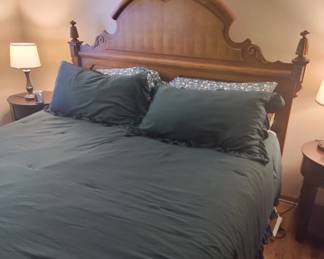 Lexington ... Victorian Sampler Queen bedframe