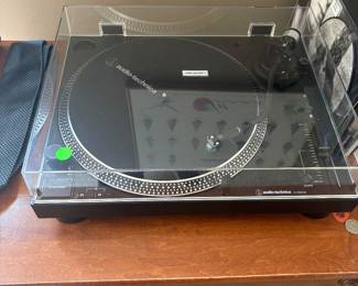 RECORD PLAYER