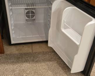 Avanti Compact Refrigerator second image
