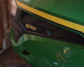 John Deere S Tractor third image