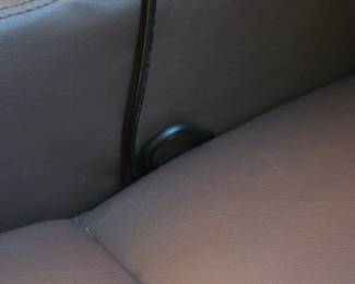 Mcombo Power Lift Massage Recliner fourth image