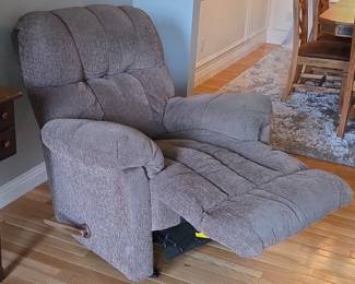 Best Home Furnishings Recliner second image