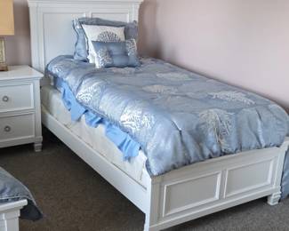White Twin Panel Bed Set second image