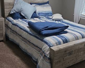 Ashley Effie Full Panel Bed Set