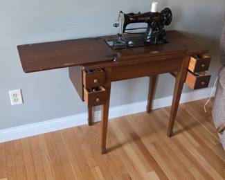 Vintage Singer Sewing Cabinet second image
