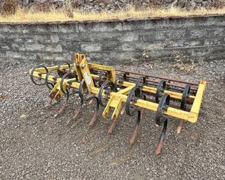 Arena Vator 76”