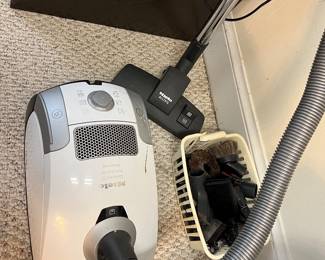 Miele Vacuun Compact C1 (SCAE0),
