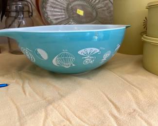 Pyrex No.444 Turq. Hot Air Balloon Bowl,