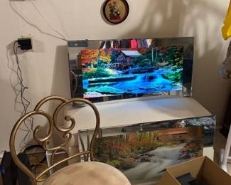 Moving Art w/second glass scene