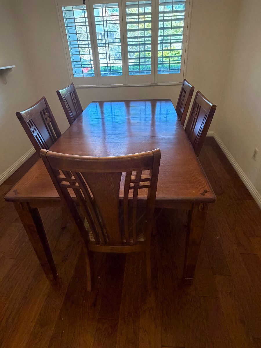 Dinning table w 6 chairs solid wood measurements next pics 