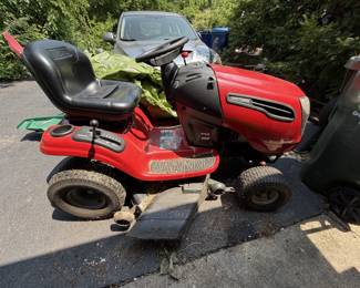 Craftsman riding mower (needs work)