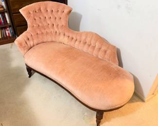 lovely tufted fainting couch
