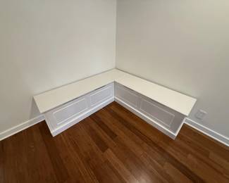 corner bench