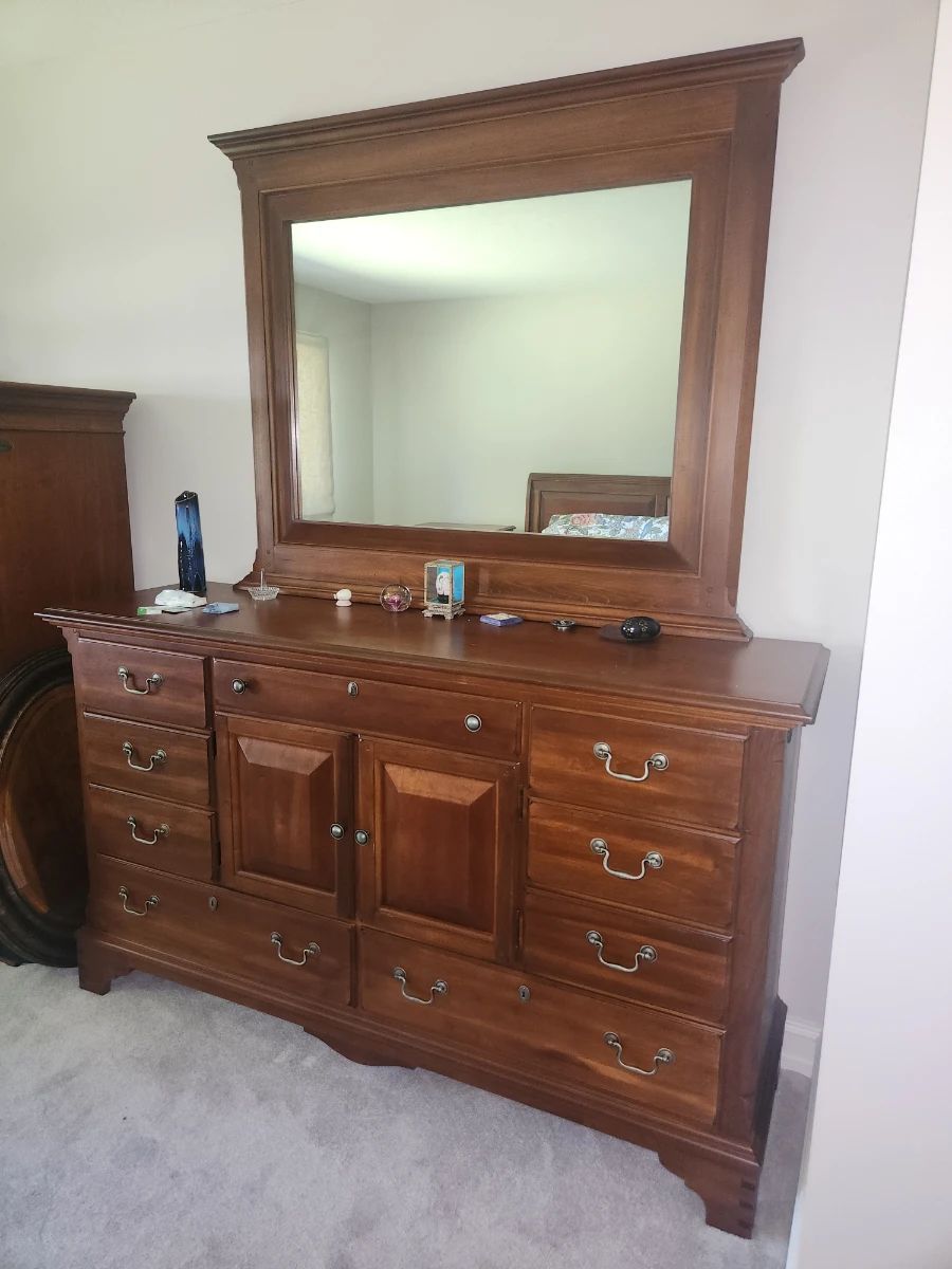 Broyhill dresser with mirror